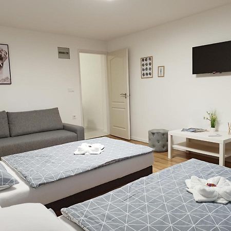 Grafit Apartmanok Hajdúnánás Bagian luar foto