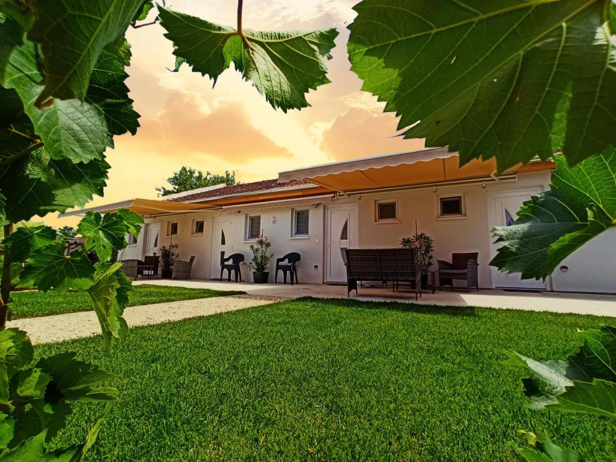 Grafit Apartmanok Hajdúnánás Bagian luar foto